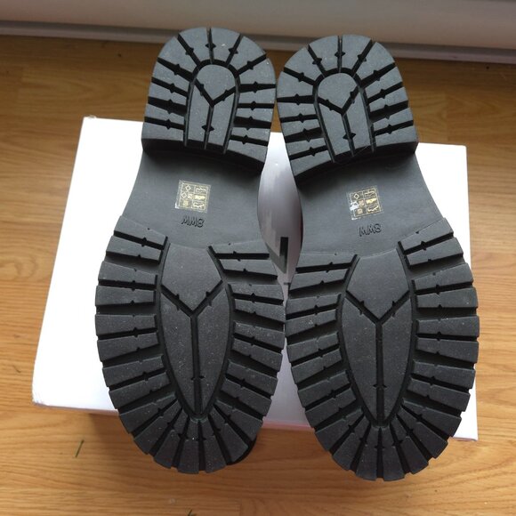 BNIB Womens Wide Shoes - Picture 4 of 5